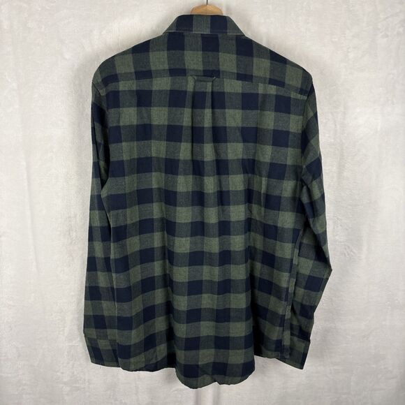 IZOD Stratton Flannel Button Up Shirt Green Blue Plaid Size Small NWT - Picture 5 of 6